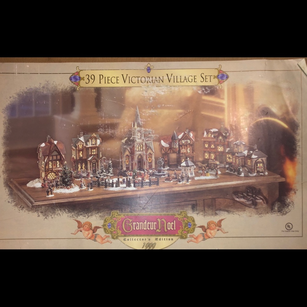 Grandeur Noel Victorian Village Set